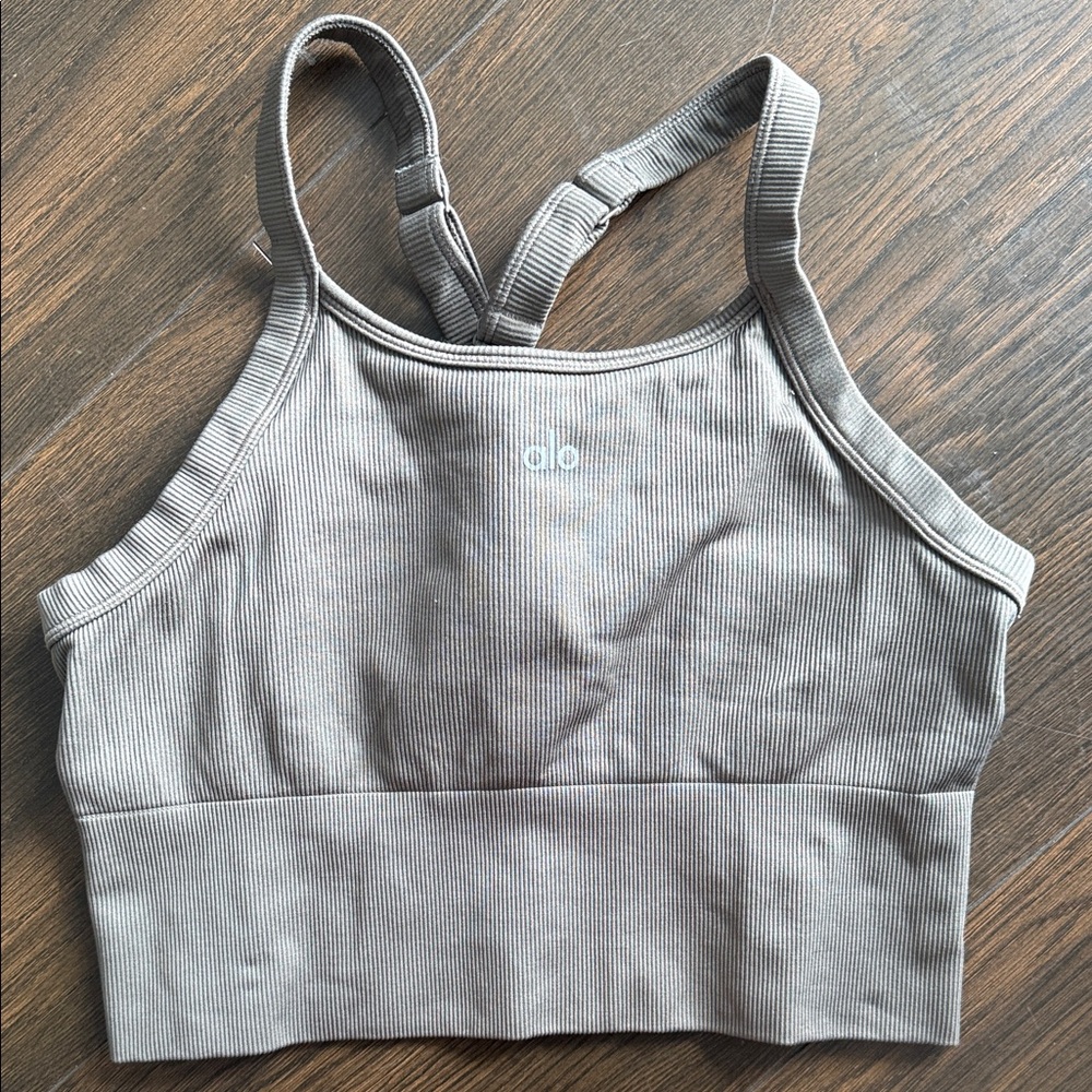 ALO Yoga Women's Beige Ribbed Sports Bra